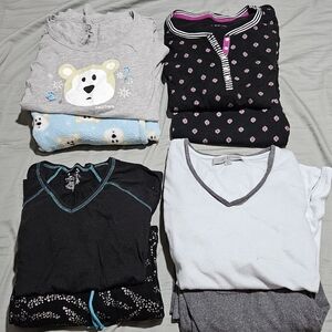 Bundle of 4 pajama sets Medium